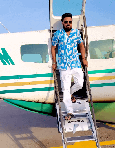 Sagardan Gadhvi shared special pictures from the plane