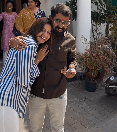 Kinjal Dave gifted his father a luxurious expensive car for father
