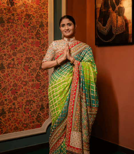 Geethaben Rabari was seen in a saree of Indian culture