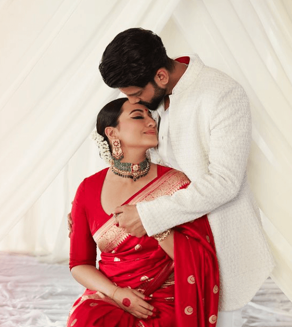 price of the red saree worn by Sonakshi Sinha