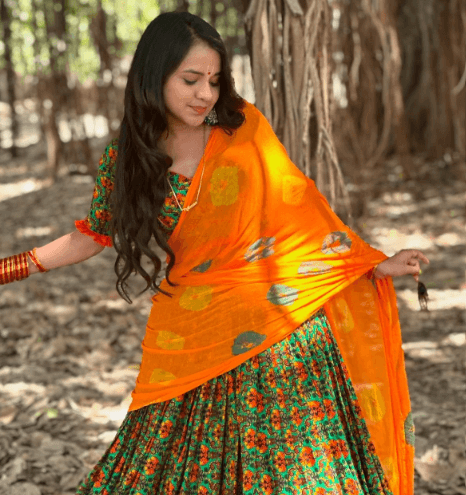 Folk singer Sheetal Thakor looks like a Gujarati fairy