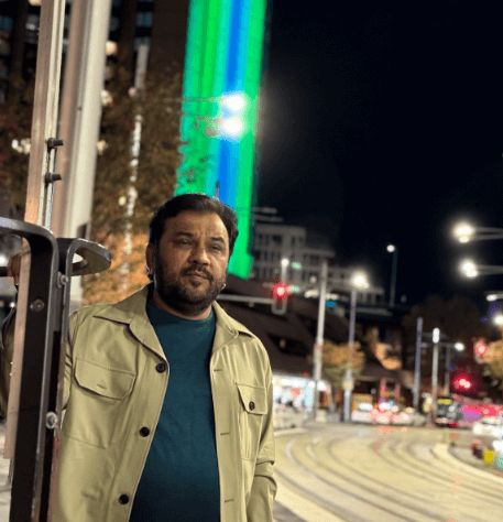 Kirtidan Gadhvi has fun in Sydney, Australia