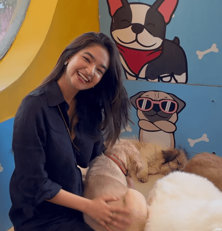 Anushka Sen seen with cute cute doggy