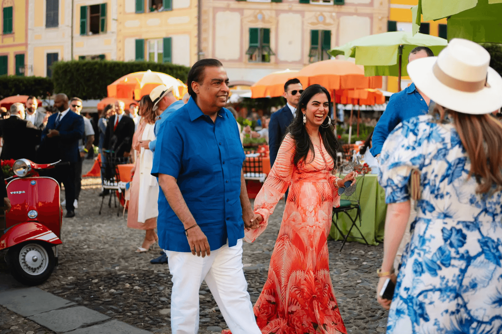 Mukesh Ambani and Nita Ambani shocked people by making a grand entrance in the pre-wedding party in attractive looks, see viral pictures