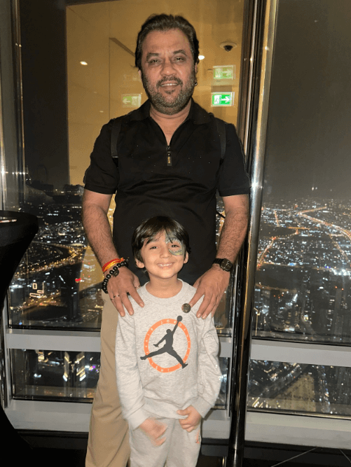 Kirtidan Gadhvi shared special pictures with her entire family from Burj Khalifa