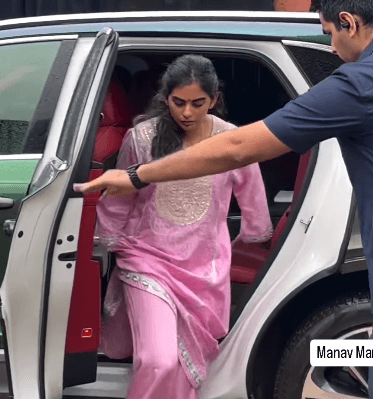 Isha Ambani along with her family took advantage of God blessed Havan and Mahapuja in Krishna Kali temple